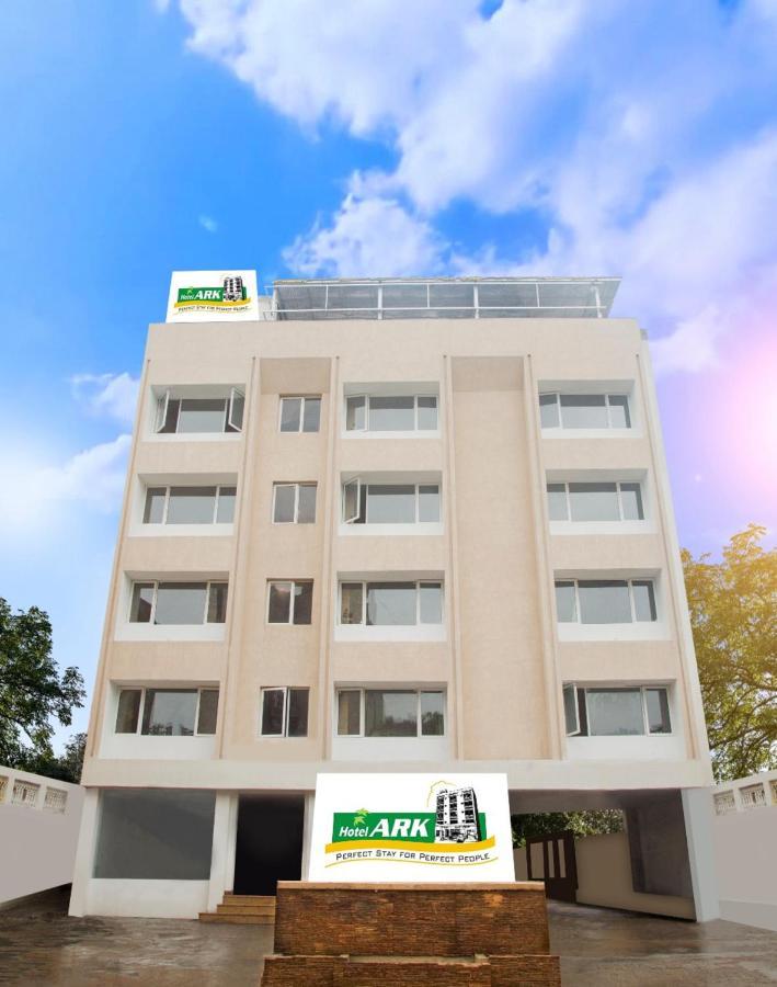 Lee-Benz Ark Hotel Kumbakonam Luaran gambar