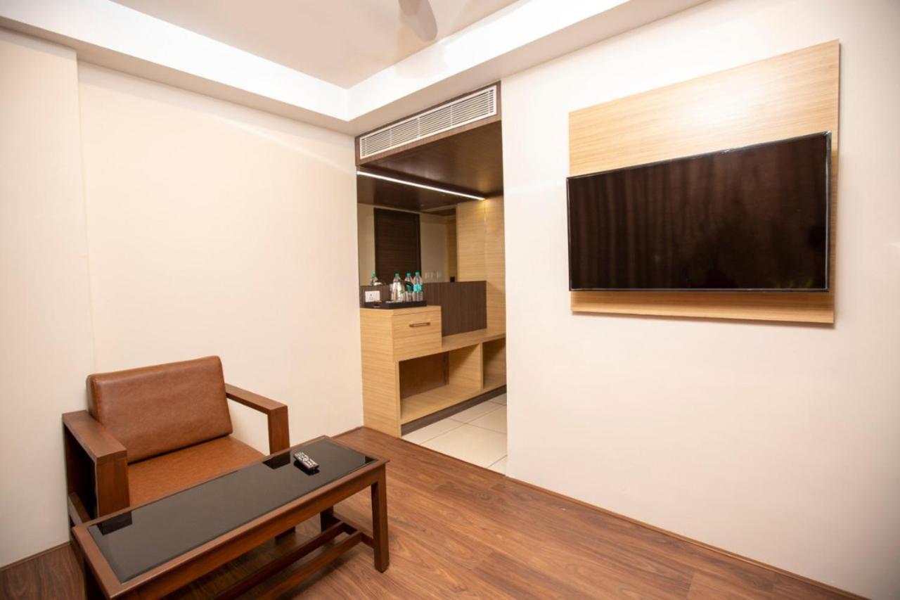 Lee-Benz Ark Hotel Kumbakonam Luaran gambar