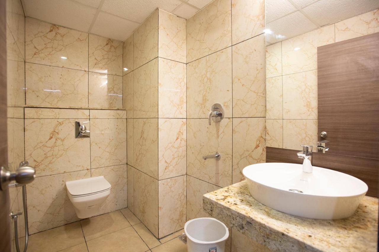 Lee-Benz Ark Hotel Kumbakonam Luaran gambar