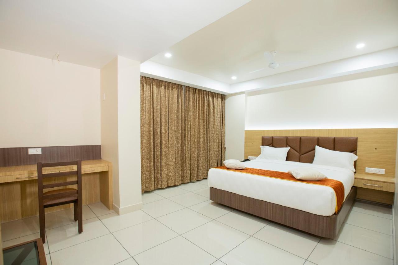 Lee-Benz Ark Hotel Kumbakonam Luaran gambar