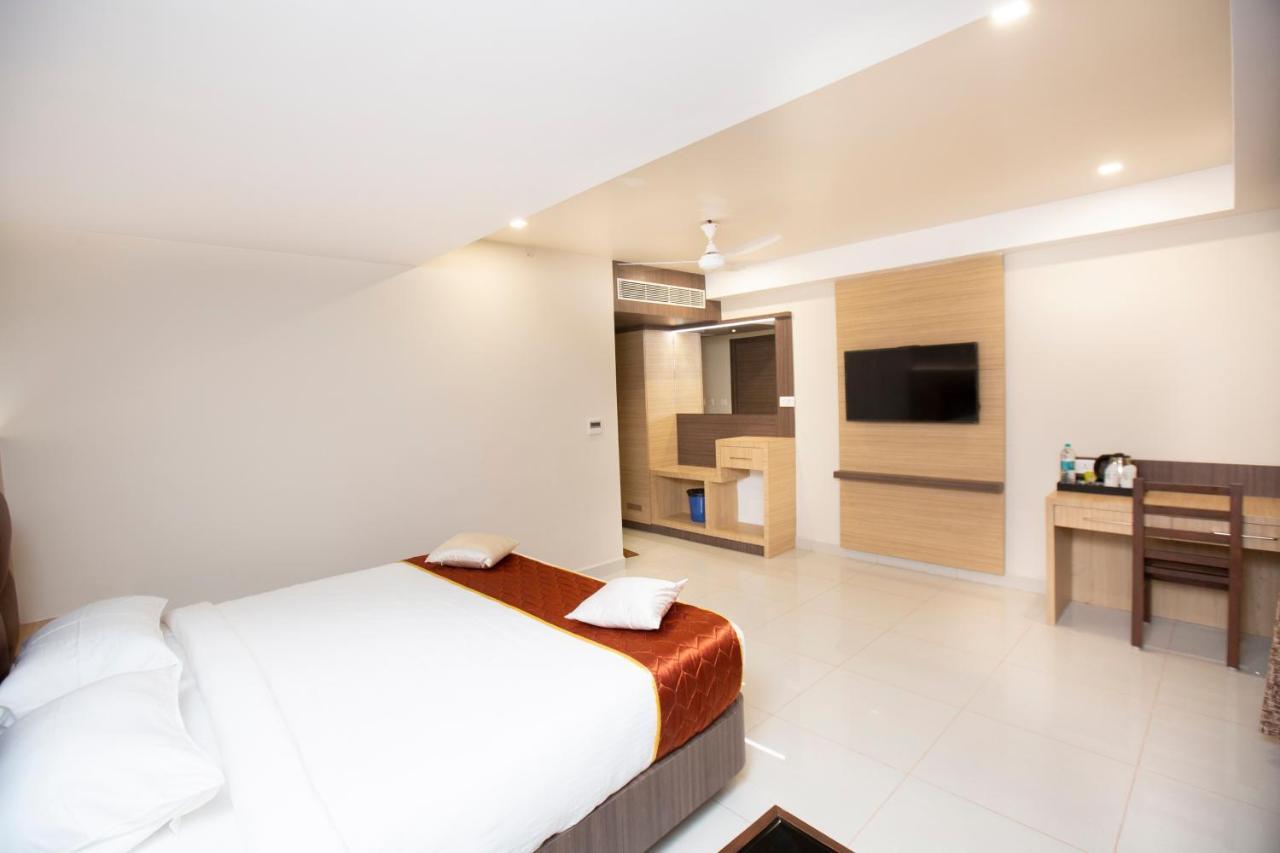 Lee-Benz Ark Hotel Kumbakonam Luaran gambar
