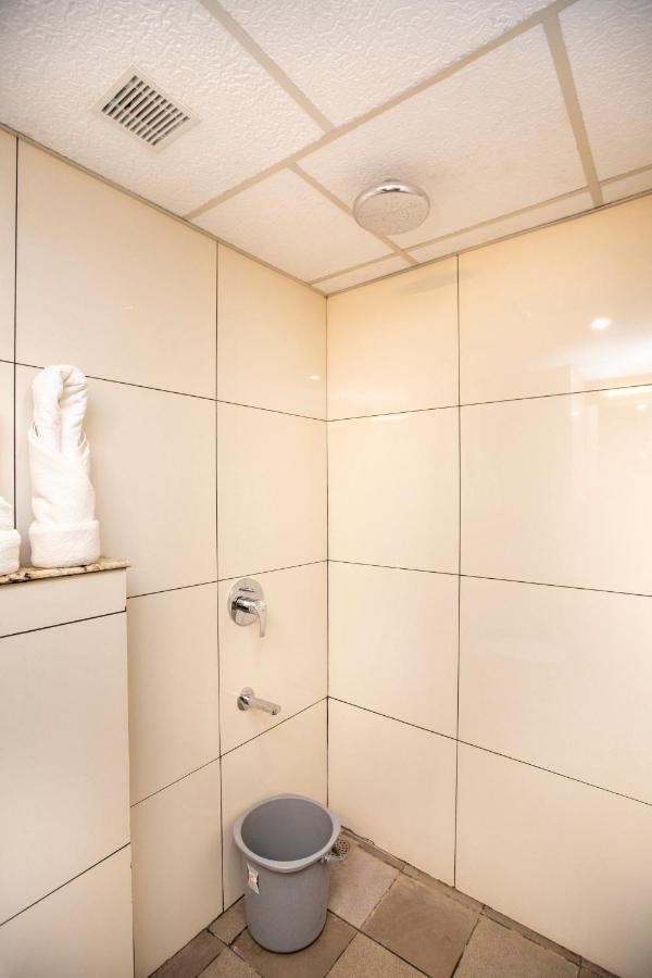 Lee-Benz Ark Hotel Kumbakonam Luaran gambar